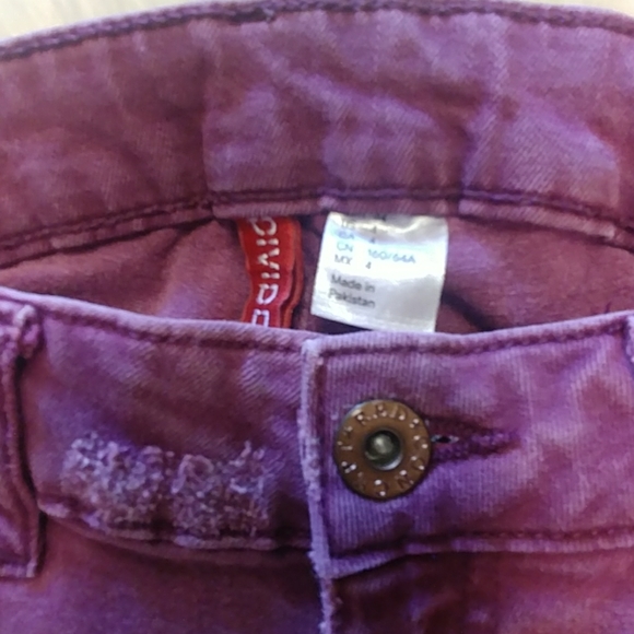 H&M Divided Plum Distressed Super Skinny Jeans - Picture 2 of 8